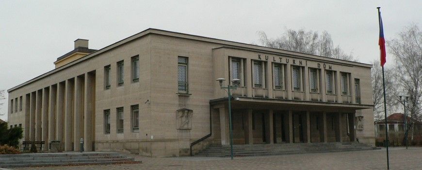 Stěhovací služby    Holice