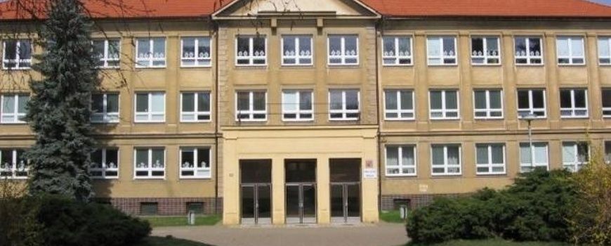 Stěhování   Chvaletice